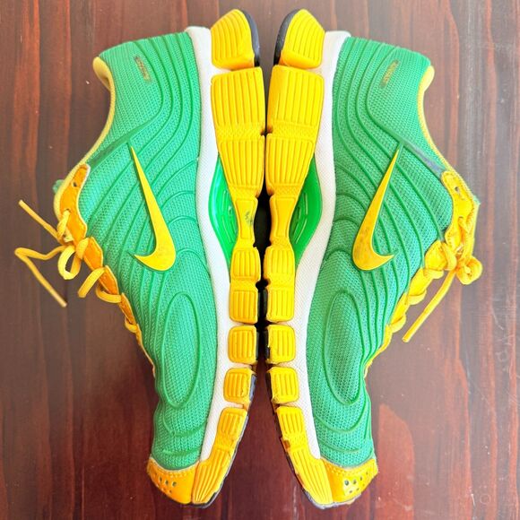 Size 9.5 - Nike Zoom Air Hayward UofO DUCKS 313092-371  Men's Running Shoe - Picture 3 of 11